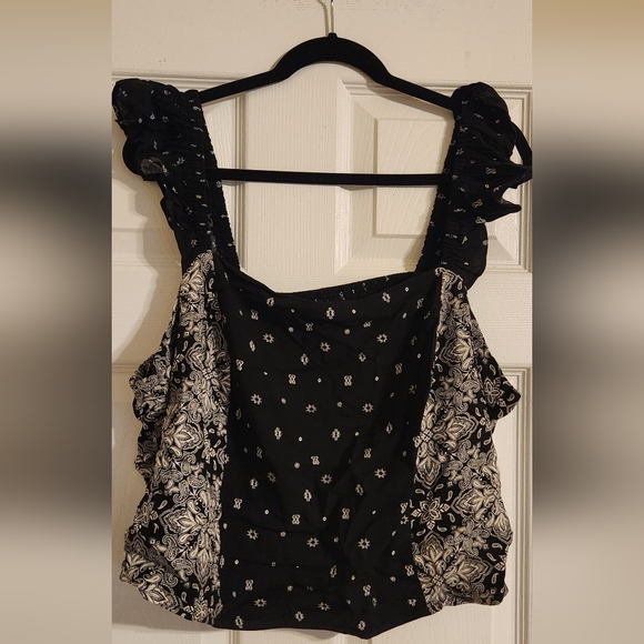 Torrid Challis Smocked Ruffle Trim Crop Top. Size 3 - Picture 4 of 4